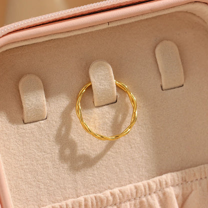 Bague fine tressée pour femme