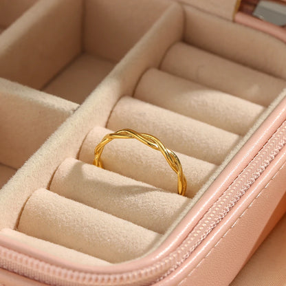 Bague fine tressée pour femme