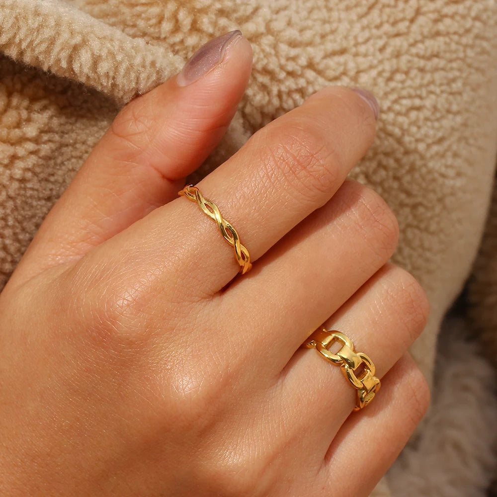 Bague fine tressée pour femme