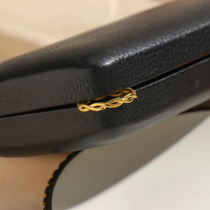 Bague fine tressée pour femme